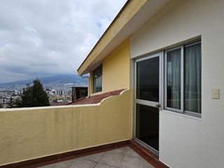 Foto 8 de Rento Casa en Santa Lucía norte de Quito de 3 dormitorios en Conjunto Residencial