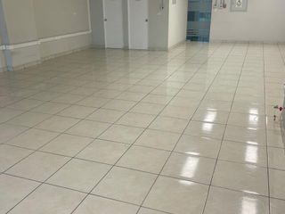 Foto 3 de Alquiler de impecable y moderna oficina de 118 m2 en Miraflores