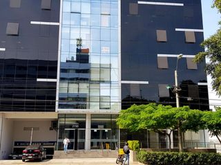Foto 1 de Alquiler de moderna e impecable oficina con excelente vista en Miraflores