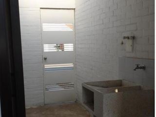 Foto 3 de SE VENDE CASA,EL CASTILLO,JAMUNDI,AL SUR DE CALI, UN PISO