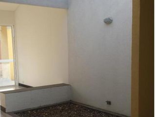Foto 5 de SE VENDE CASA,EL CASTILLO,JAMUNDI,AL SUR DE CALI, UN PISO