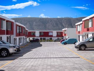 Foto 2 de Casa por Estrenar en Conjunto Privado – Mitad del Mundo