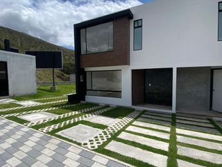 Foto 1 de CASA AMPLIA Y MODERNA EN POMASQUI