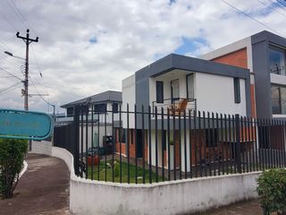 Foto 2 de CASA NUEVA EN VENTA – SECTOR CASHAPAMBA, VALLE DE LOS CHILLOS