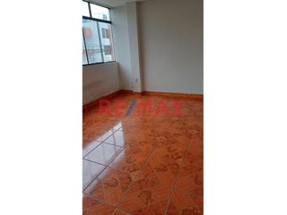 Foto 4 de Alquilo Mini Departamento ( Puede Usarse Como Oficinas) En Piso 2, Vista Exterior En Urb. Monserrate, Ideal Para Estudiantes, Cerca A La Universidad U