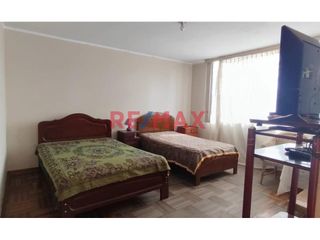 Foto 18 de Vendo Bonita Casa Frente A Parque Nuestra Sra De La Paz En Miraflores-2Pisos-150M2-$180.000