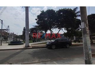 Foto 9 de Vendo Bonita Casa Frente A Parque Nuestra Sra De La Paz En Miraflores-2Pisos-150M2-$180.000