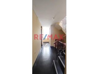 Foto 10 de Vendo Bonita Casa Frente A Parque Nuestra Sra De La Paz En Miraflores-2Pisos-150M2-$180.000