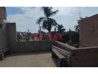 Foto 11 de Vendo Bonita Casa Frente A Parque Nuestra Sra De La Paz En Miraflores-2Pisos-150M2-$180.000