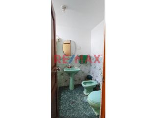 Foto 13 de Vendo Bonita Casa Frente A Parque Nuestra Sra De La Paz En Miraflores-2Pisos-150M2-$180.000