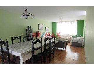 Foto 19 de Vendo Bonita Casa Frente A Parque Nuestra Sra De La Paz En Miraflores-2Pisos-150M2-$180.000