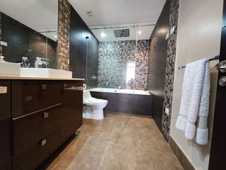 Foto 9 de Departamento en venta de 3 dormitorios en Avenida Ordóñez Lasso en Cuenca,