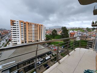 Foto 4 de Departamento en venta de 3 dormitorios en Avenida Ordóñez Lasso en Cuenca,