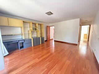 Foto 36 de Vendo hermosa casa cerca a parque con amplia terraza y jardin frente a parque