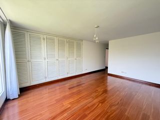 Foto 39 de Vendo hermosa casa cerca a parque con amplia terraza y jardin frente a parque