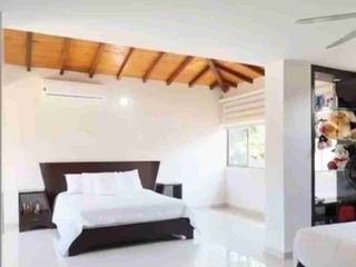 Foto 11 de Vendo Bucaramanga  lagos del cacique exclusivo conjunto 12 casas esquinera con amplio patio.