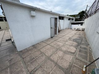 Foto 31 de En venta casa de 5 dormitorios en BARRIO CENTENARIO.