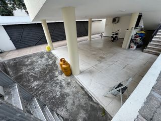 Foto 4 de En venta casa de 5 dormitorios en BARRIO CENTENARIO.