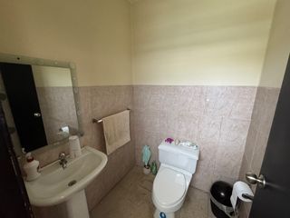 Foto 11 de En venta casa de 5 dormitorios en BARRIO CENTENARIO.