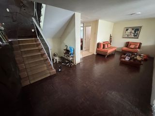 Foto 10 de En venta casa de 5 dormitorios en BARRIO CENTENARIO.