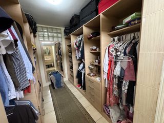 Foto 29 de En venta casa de 5 dormitorios en BARRIO CENTENARIO.