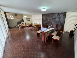 Foto 9 de En venta casa de 5 dormitorios en BARRIO CENTENARIO.