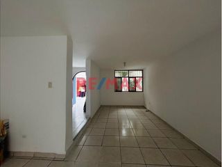 Foto 19 de Se Alquila Casa Para Empresas De 3 Pisos-Urb. Santa Edelmira -306.59M2 Cerca A Colegio San José Obrero