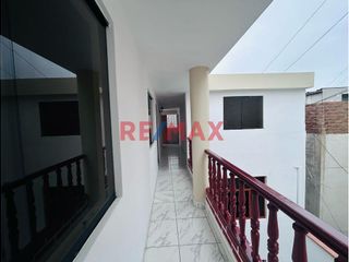 Foto 8 de Se Alquila Casa Para Empresas De 3 Pisos-Urb. Santa Edelmira -306.59M2 Cerca A Colegio San José Obrero