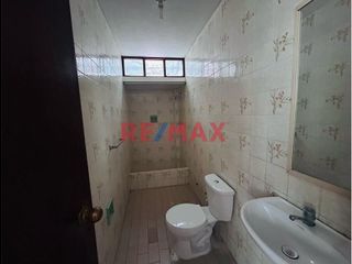 Foto 10 de Se Alquila Casa Para Empresas De 3 Pisos-Urb. Santa Edelmira -306.59M2 Cerca A Colegio San José Obrero