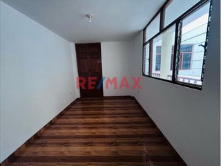 Foto 11 de Se Alquila Casa Para Empresas De 3 Pisos-Urb. Santa Edelmira -306.59M2 Cerca A Colegio San José Obrero