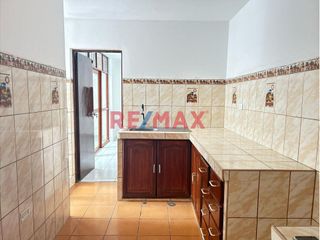 Foto 16 de Se Alquila Casa Para Empresas De 3 Pisos-Urb. Santa Edelmira -306.59M2 Cerca A Colegio San José Obrero