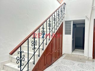 Foto 3 de Se Alquila Casa Para Empresas De 3 Pisos-Urb. Santa Edelmira -306.59M2 Cerca A Colegio San José Obrero