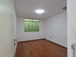 Foto 5 de 🏡 ¡Gran Oportunidad En Parcona! Casa De 3 Pisos Con Minidepartamento Independiente – Lista Para Vender
