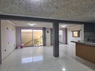Foto 2 de 🏡 ¡Gran Oportunidad En Parcona! Casa De 3 Pisos Con Minidepartamento Independiente – Lista Para Vender