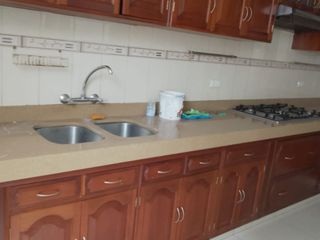 Foto 1 de VENDO  DEPARTAMENTO EN 2do PISO - URB SANTA PATRICIA EN EL DISTRITO DE LA MOLINA
