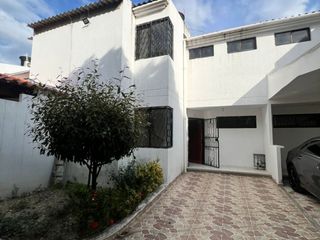 Foto 1 de casa en alquiler en conjunto villa sara 1