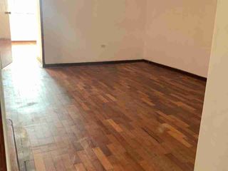 Foto 7 de San Miguel: se vende casa con cuatro dormitorios, un departamento y cuarto de servicio.