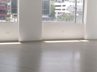 Foto 4 de RENTA OFICINA PISO 5, EDIFICIO ZIZA, SECTOR LA CAROLINA, INTERSECCION AVS. 6 DE DICIEMBRE Y ELOY ALFARO. QUITO