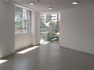 Foto 2 de RENTA OFICINA PISO 5, EDIFICIO ZIZA, SECTOR LA CAROLINA, INTERSECCION AVS. 6 DE DICIEMBRE Y ELOY ALFARO. QUITO