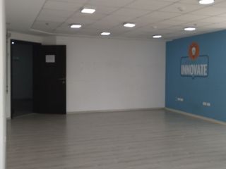 Foto 5 de RENTA OFICINA PISO 5, EDIFICIO ZIZA, SECTOR LA CAROLINA, INTERSECCION AVS. 6 DE DICIEMBRE Y ELOY ALFARO. QUITO