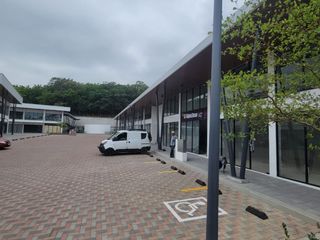 Foto 4 de En alquiler estratégico local comercial esquinero en Plaza Diamante – Sector La Joya