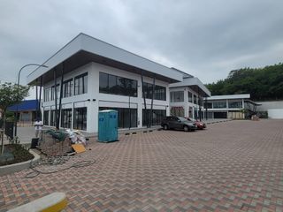 Foto 7 de En alquiler estratégico local comercial esquinero en Plaza Diamante – Sector La Joya
