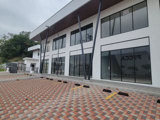 Foto 9 de En alquiler estratégico local comercial esquinero en Plaza Diamante – Sector La Joya