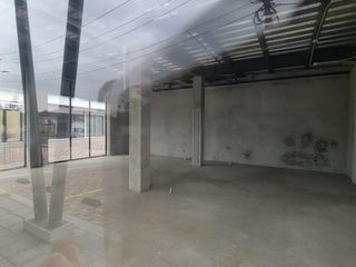 Foto 10 de En alquiler estratégico local comercial esquinero en Plaza Diamante – Sector La Joya
