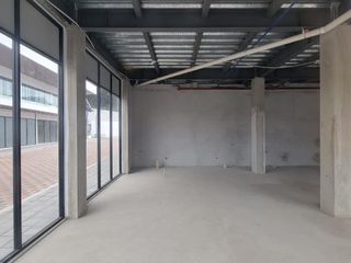 Foto 13 de En alquiler estratégico local comercial esquinero en Plaza Diamante – Sector La Joya