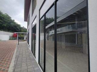 Foto 14 de En alquiler estratégico local comercial esquinero en Plaza Diamante – Sector La Joya