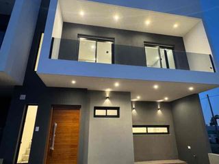 Foto 1 de ESPECTACULAR TRIPLEX A ESTRENAR