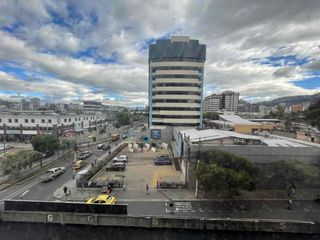 Foto 2 de Hermosa oficina en arriendo frente al CCI