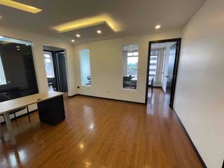 Foto 3 de Hermosa oficina en arriendo frente al CCI