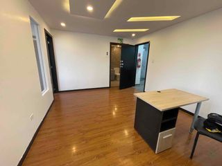 Foto 4 de Hermosa oficina en arriendo frente al CCI